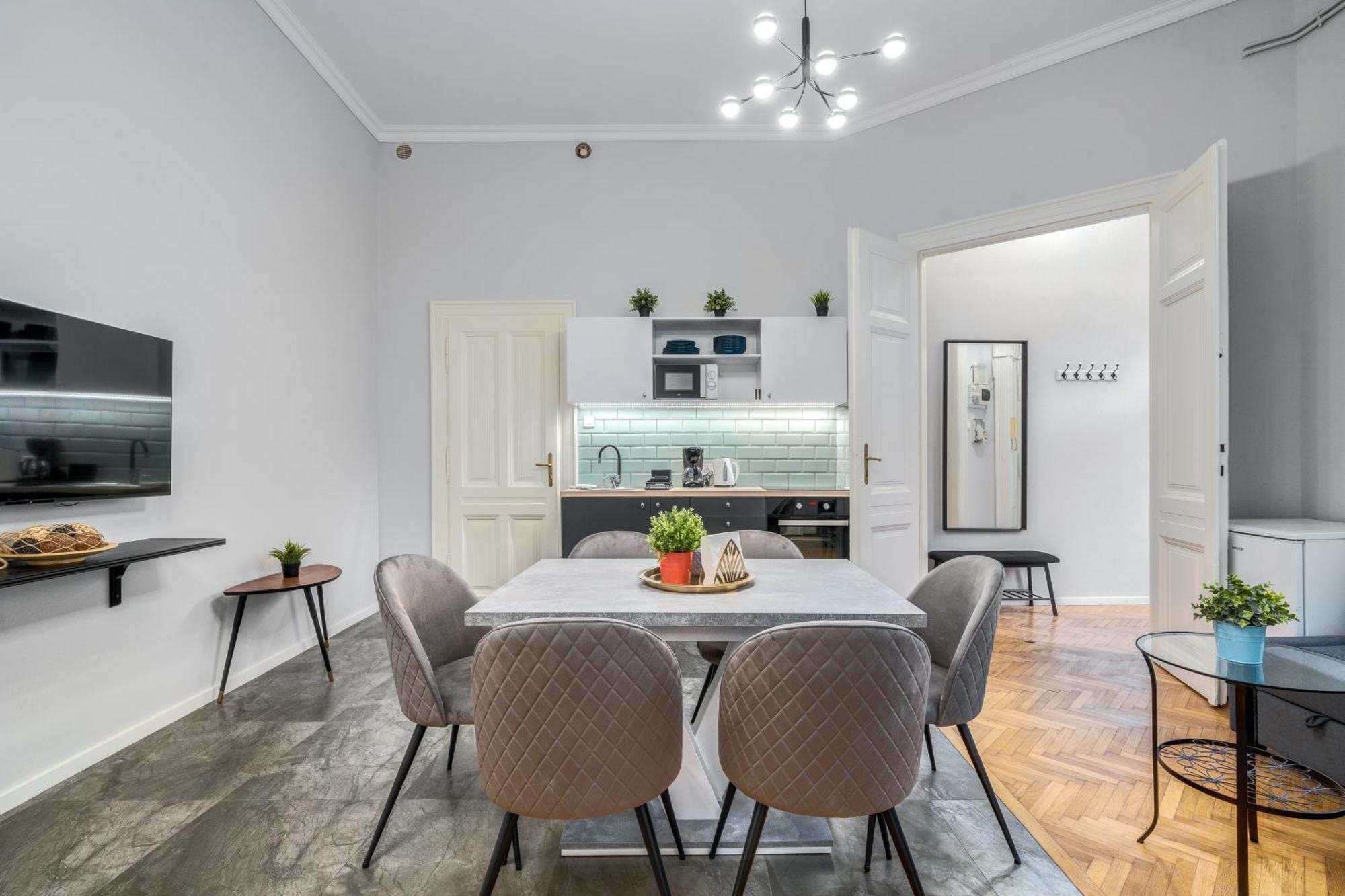 Apartment Synagogue 2 Bedroom S162